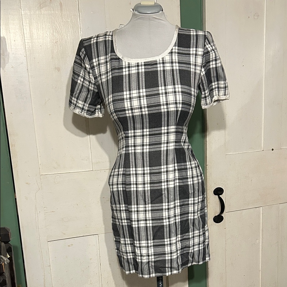 Vintage Knapp Studio Fitted Sheath Bodycon Gray White Black Plaid Collegiate